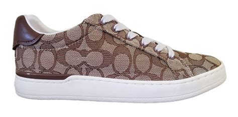 tenis coach mujer cafe